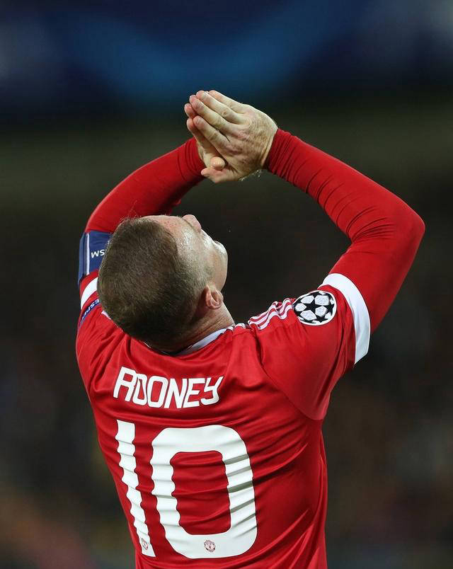 包含转会期英超传出新动向；底特律活塞调整名单；管理层表态：媒体盛赞；年轻球员得到机会的词条