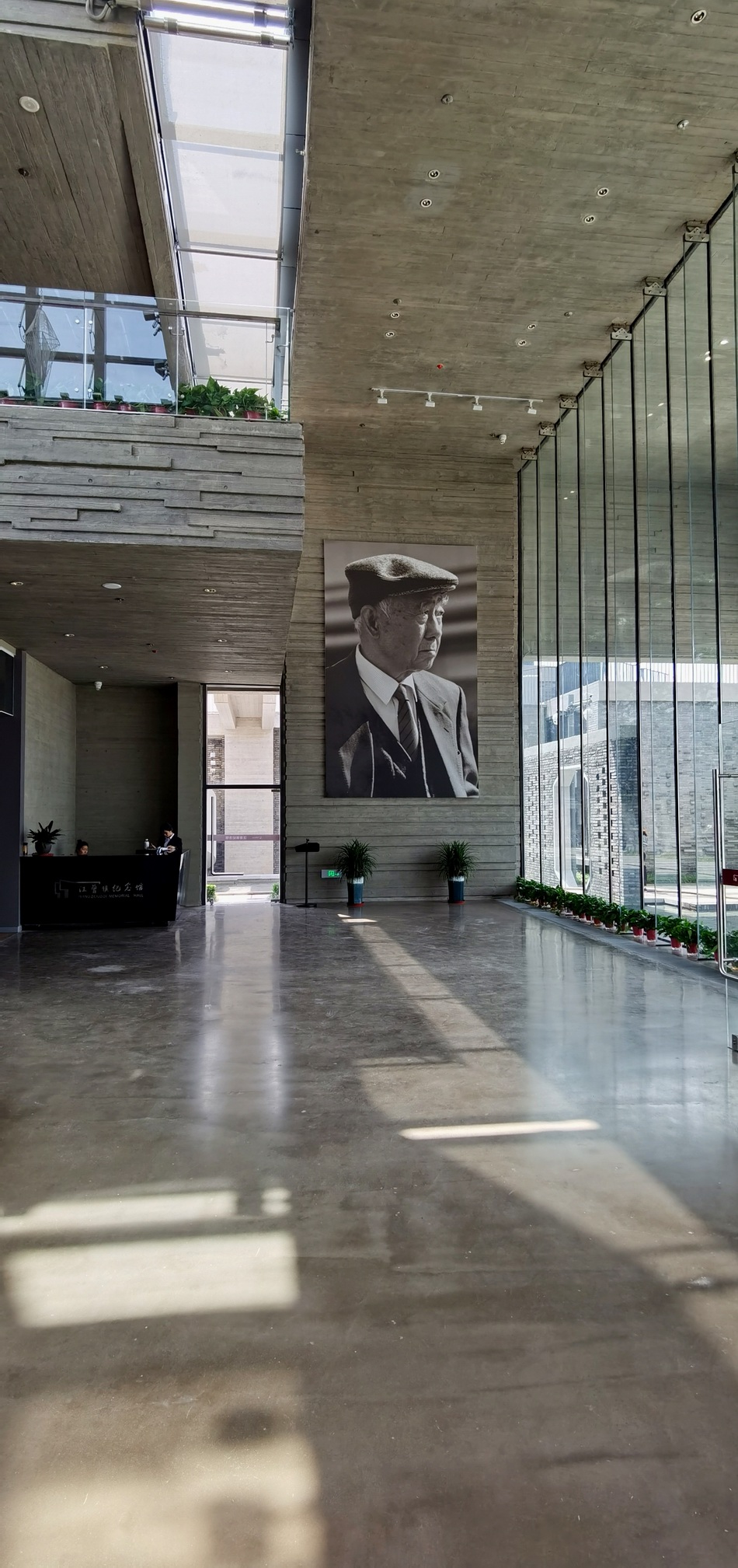 社区盾赛前走向成谜，纽约尼克斯复出首秀，质疑声仍在，团队化学反应显著