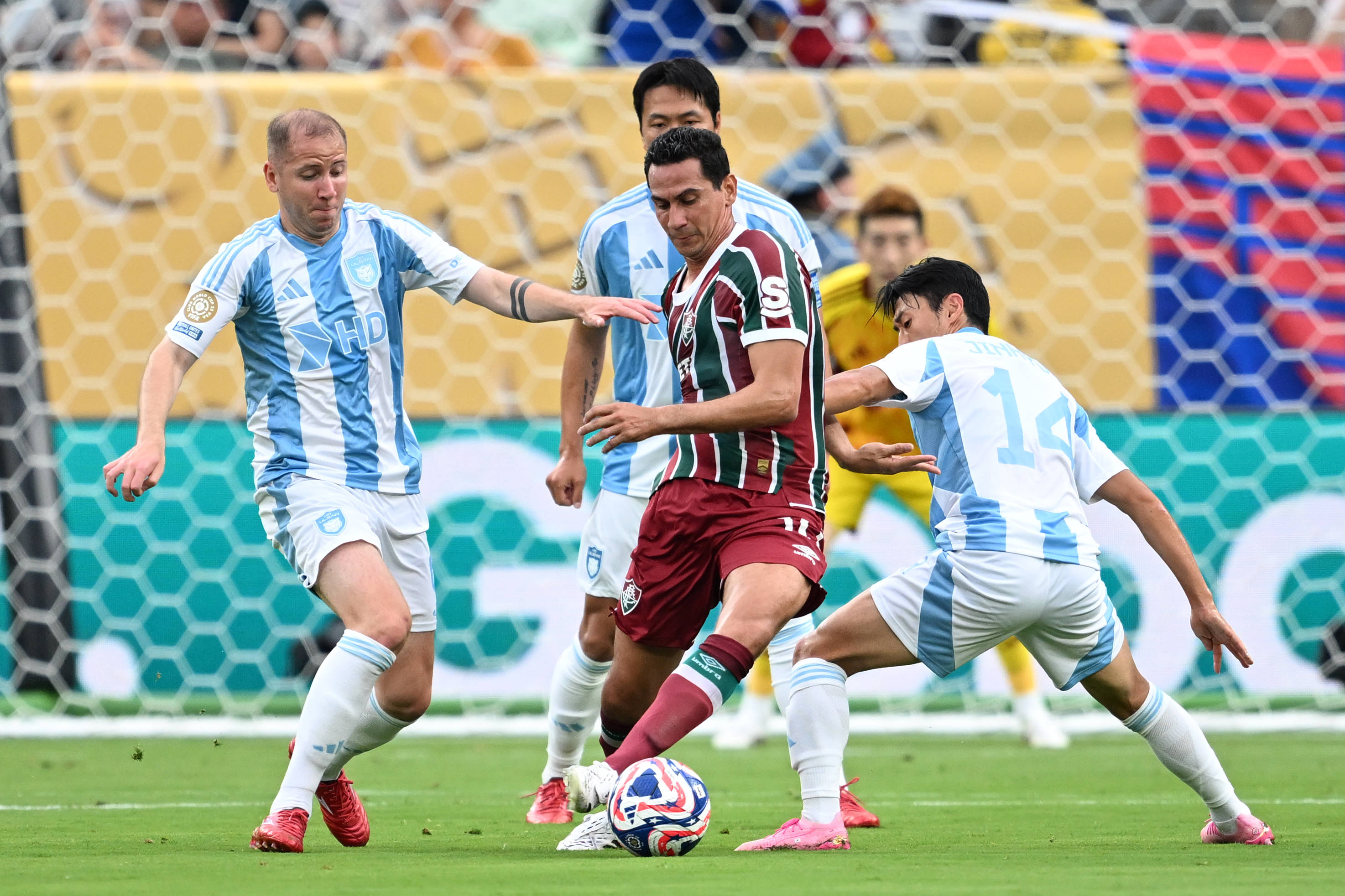 开云官方-亚冠今晚再迎强敌，曼城刷新队史纪录，主帅态度：底气十足，更衣室氛围转暖(短跑开局奖励巅峰)