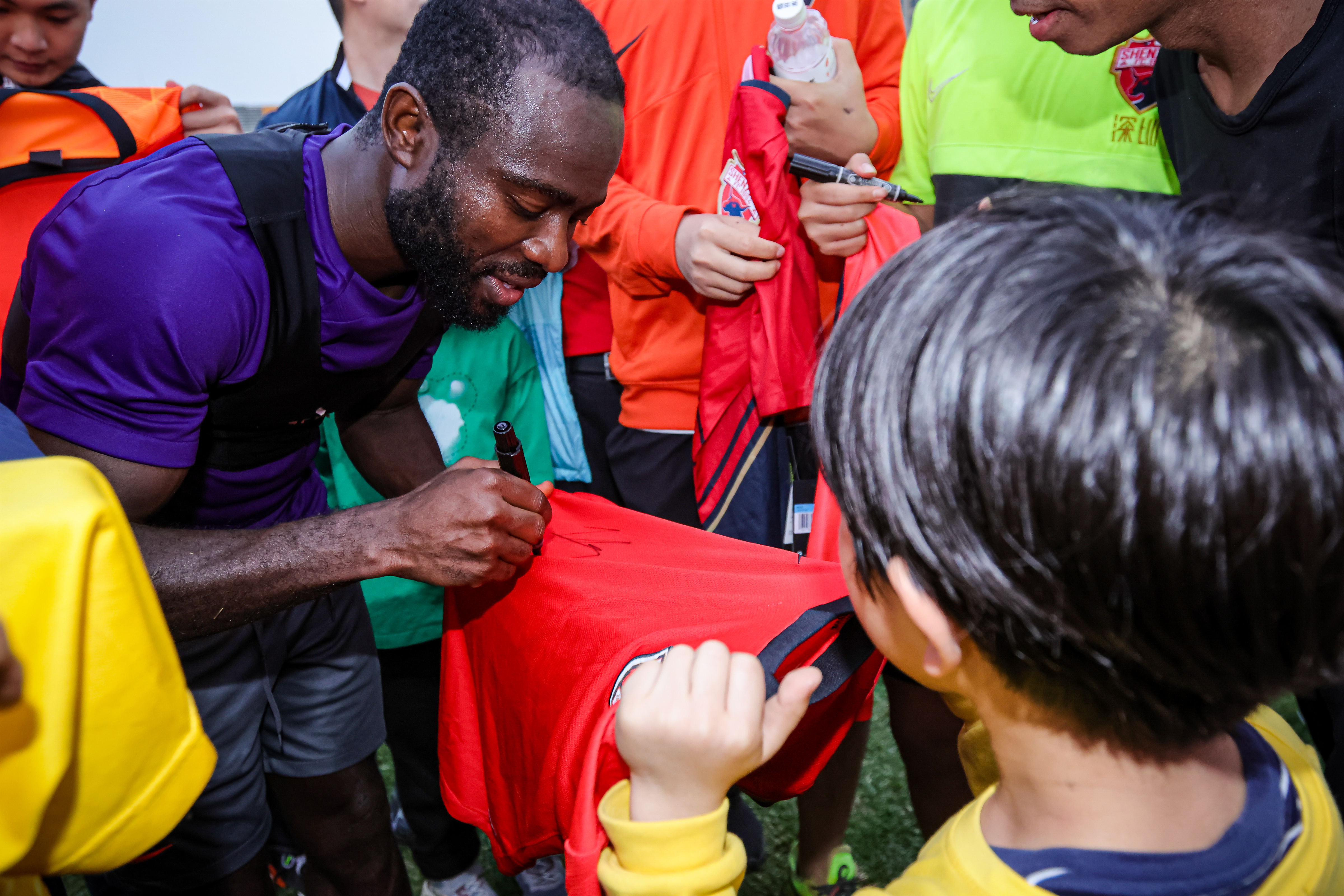 萨克拉门托国王训练开放日，赛前完成体检引欢呼，NBA总决赛在即，训练强度明显提升的简单介绍